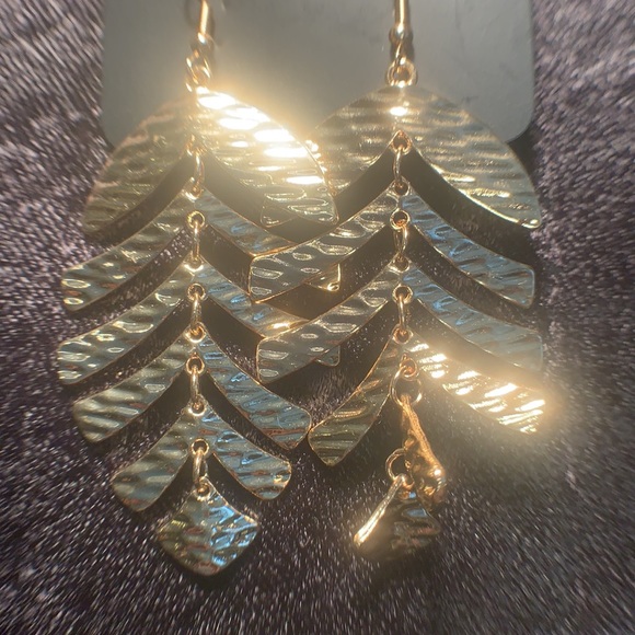 Gold Color Earrings - Picture 4 of 4